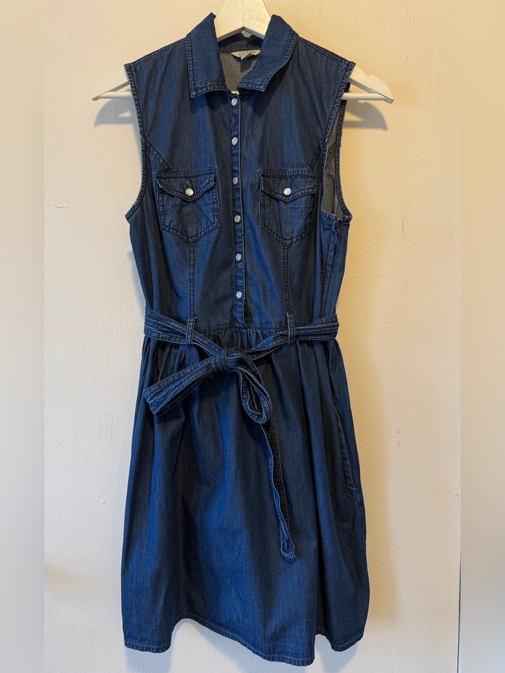 GUESS Sleeveless Dark Blue Denim Midi Dress with Tie Waist